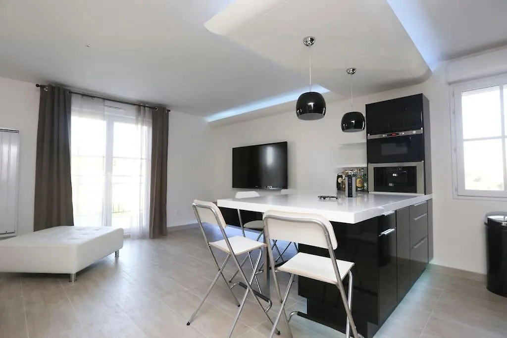 Comfortable Flat 15 Min From Paris Wissous 0*,  法国